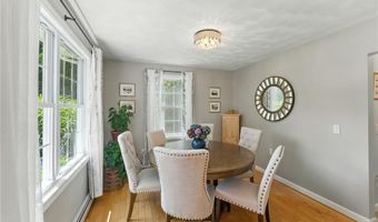 3 Sandy Ln, Bristol, RI 02809