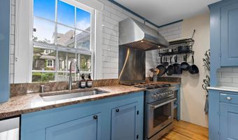 123 CORAL St, Beach Haven, NJ 08008