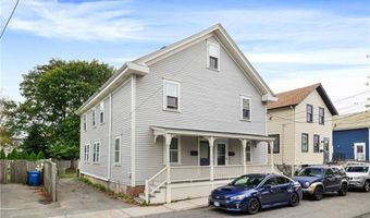 7 Marsh St, Newport, RI 02840