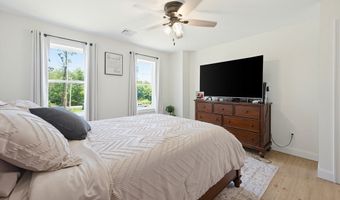 1479 Main St, Acushnet, MA 02743
