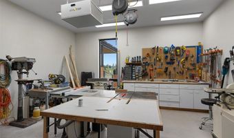 2375 Whitetail Rd, Bozeman, MT 59715
