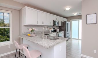 1892 Lindsay Ln, Ann Arbor, MI 48104