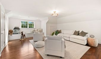 18 Tokeneke Trl, Darien, CT 06820