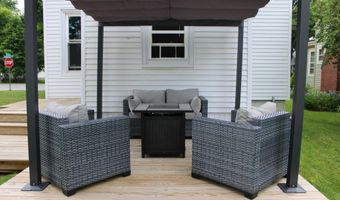 12 Fourteenth St, Bangor, ME 04401