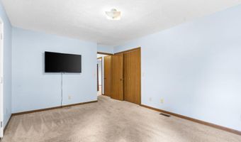 1006 Baretta Ct, Aurora, MO 65605