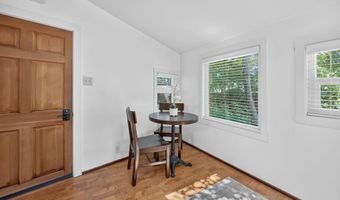 237 B St, Ashland, OR 97520