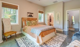 42 Salola St, Asheville, NC 28806