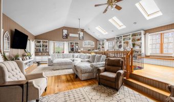 2897 Route 2, Hermon, ME 04401