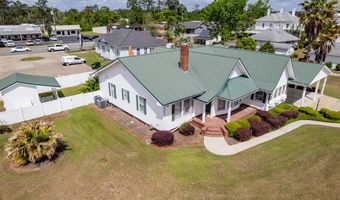 316 Fair St, Baxley, GA 31513