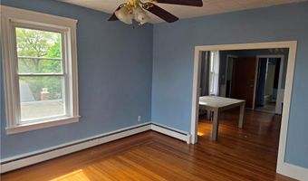 30 Cumberland St, Cumberland, RI 02864
