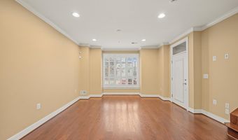 2111 RICHMOND Hwy 101, Alexandria, VA 22301