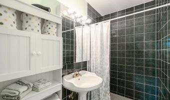 1720 N CHESTNUT Ave, Arlington Heights, IL 60004