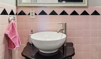 301 E McKinley Ave, Apache, OK 73006