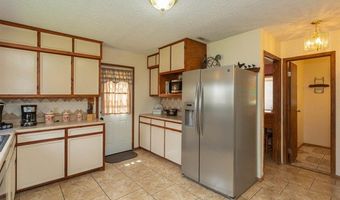 14 Nichol St, Carlsbad, NM 88220