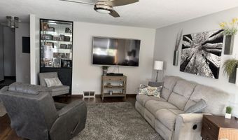 1009 Willow Dr, Aberdeen, SD 57401