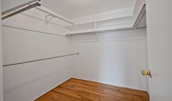11124 HUNT CLUB Dr, Potomac, MD 20854