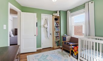 2147 S OAKLAND St, Arlington, VA 22204