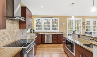 71 Norton Ave, Cranston, RI 02920