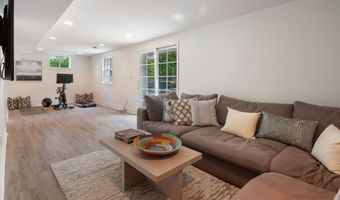 10 Duffys Ln, Darien, CT 06820