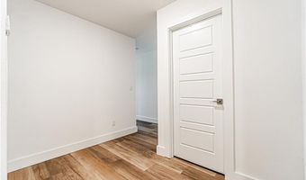 2717 SW Livingston Sq, Bentonville, AR 72713