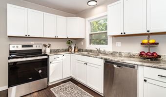 228 Hilltop Rd, Ames, IA 50014