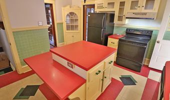 320 S 9TH St, Akron, PA 17501