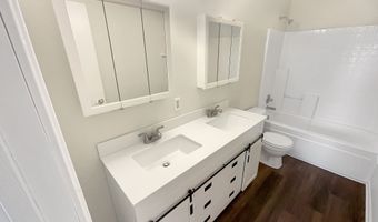 6766 Wimbledon Dr, Zionsville, IN 46077
