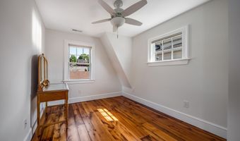 9 First Ave, Branford, CT 06405
