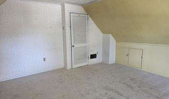 2 Jeffrey Ln, Albany, NY 12211