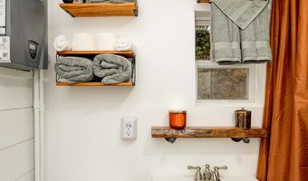 576 Pine Grove Rd, Beattyville, KY 41311