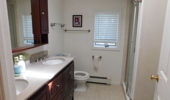 8 Tilden Rd, Danbury, CT 06810