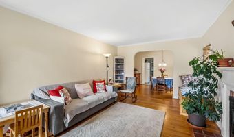 156 E Weisheimer Rd, Columbus, OH 43214