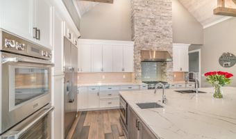 8659 Coveview Ct, Deerfield, OH 45040