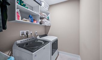 31 Valiant Ct, Middletown, NJ 07748