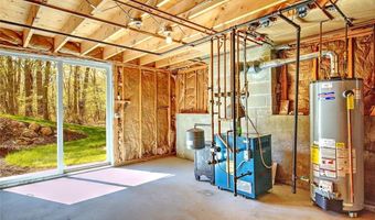 235 Holly Hills Ln, North Kingstown, RI 02874