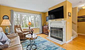 413 North Ln, Bristol, RI 02809