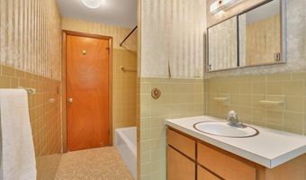 16 Rosewood Ln, Bolton, CT 06043