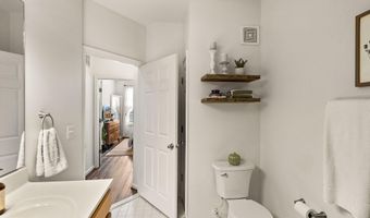 2465 ARMY NAVY Dr 204, Arlington, VA 22206