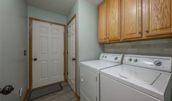 312 Apple Ridge Dr, Apple Creek, OH 44606