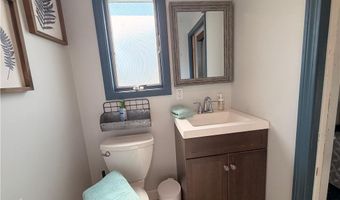 38 Hilltop Ave Cottage, Middletown, RI 02842