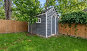 414 N MONROE St, Arlington, VA 22201
