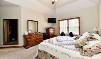 355 Connecticut Cir, Indianapolis, IN 46217