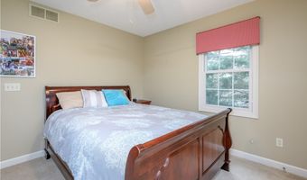 430 W Homestead Dr, Aurora, OH 44202