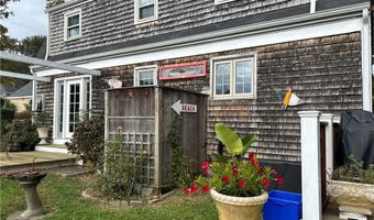 7 Boulevard E, Middletown, RI 02842