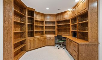 805 27th St SW, Austin, MN 55912