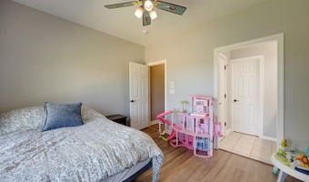 5120 Country Hills Dr, Aurora, IN 47001