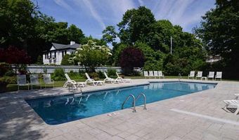 364 Bellevue Ave 4-D, Newport, RI 02840