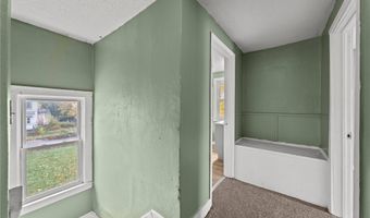 884 Lovers Ln, Akron, OH 44306