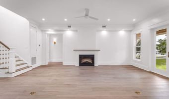 642 N Beach Blvd, Bay St. Louis, MS 39520
