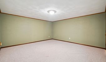 1108 2nd St SW, Dyersville, IA 52040